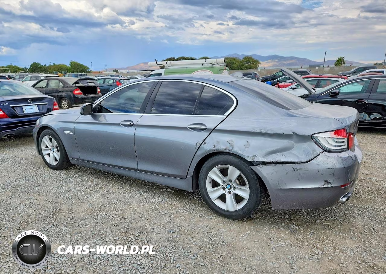BMW 528 I VIN:WBAXG5C59CDX04125 - 2