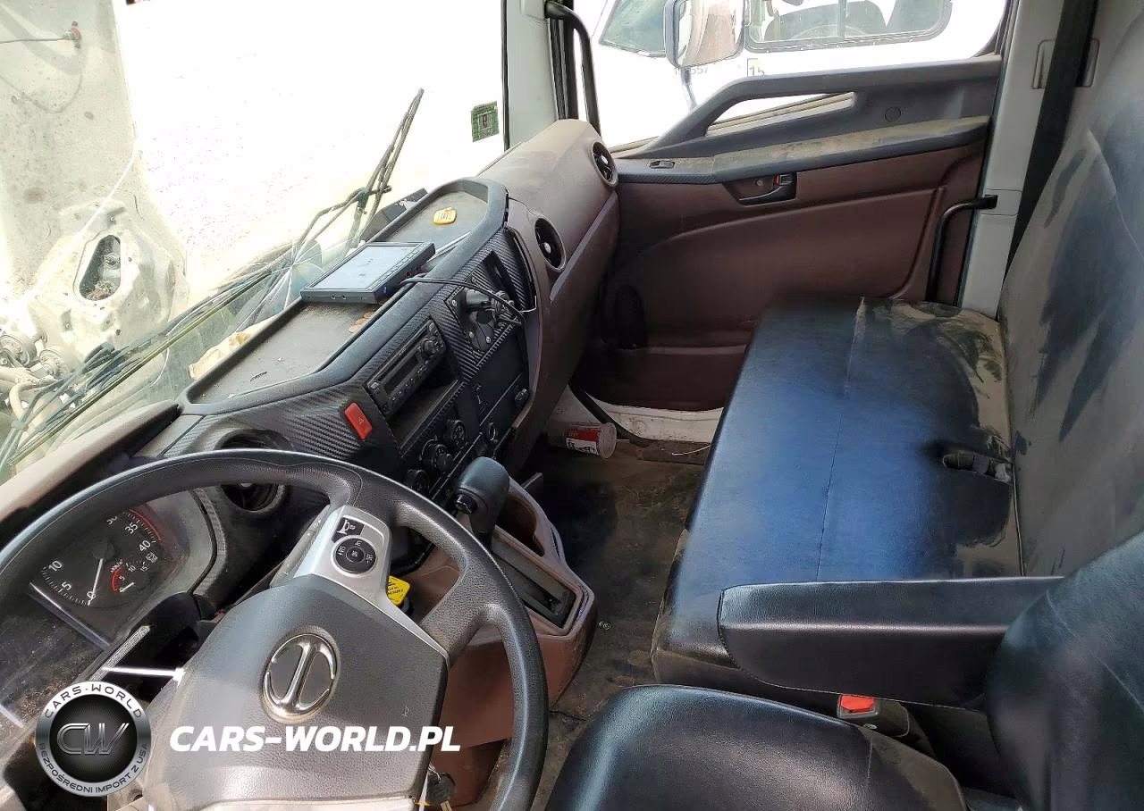 2023 Hino L6 Box Truck VIN:5PVNJ7AV7P5T82947 - 8