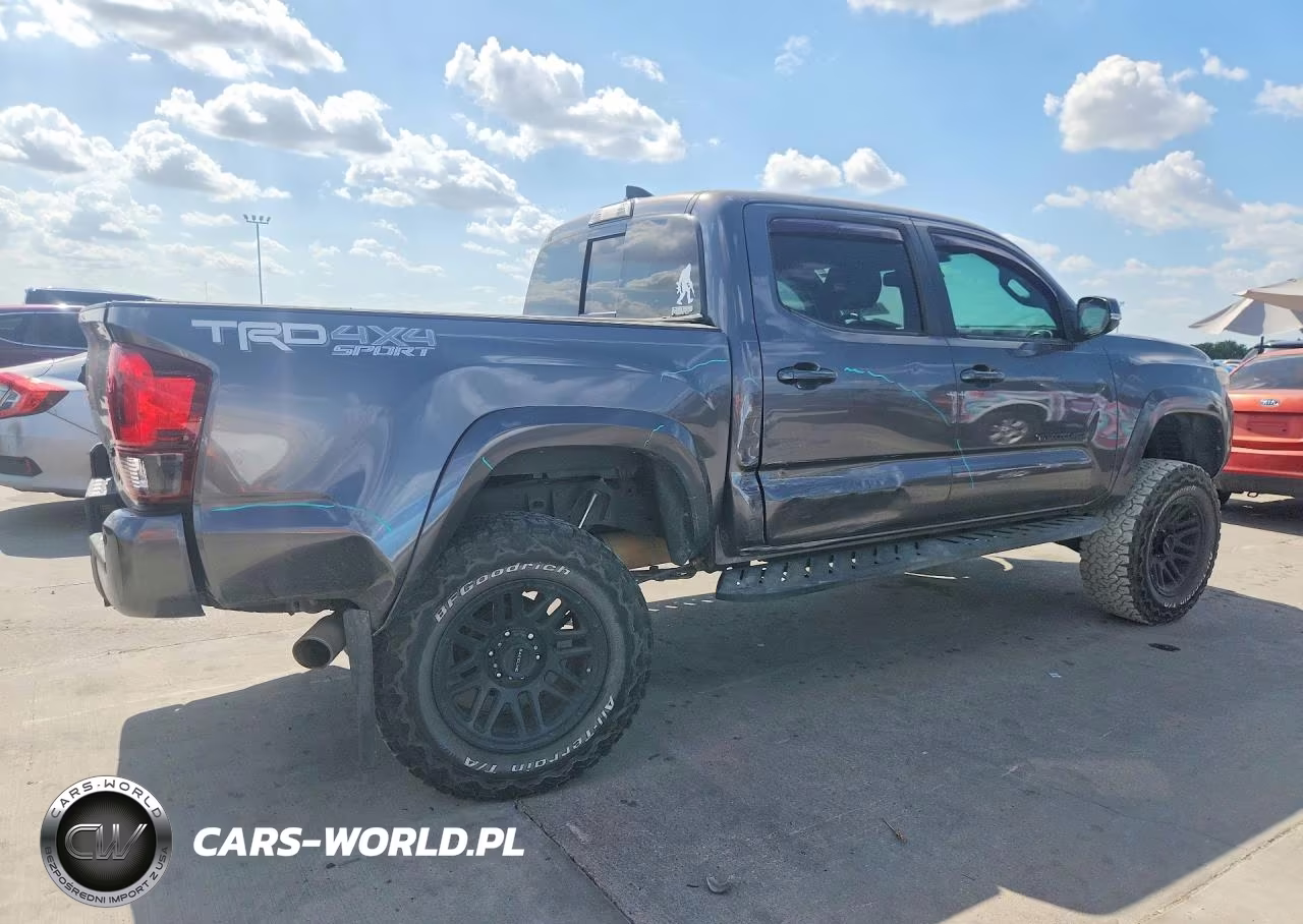 2018 Toyota Tacoma Trd Sport VIN:5TFCZ5AN7JX163859 - 3