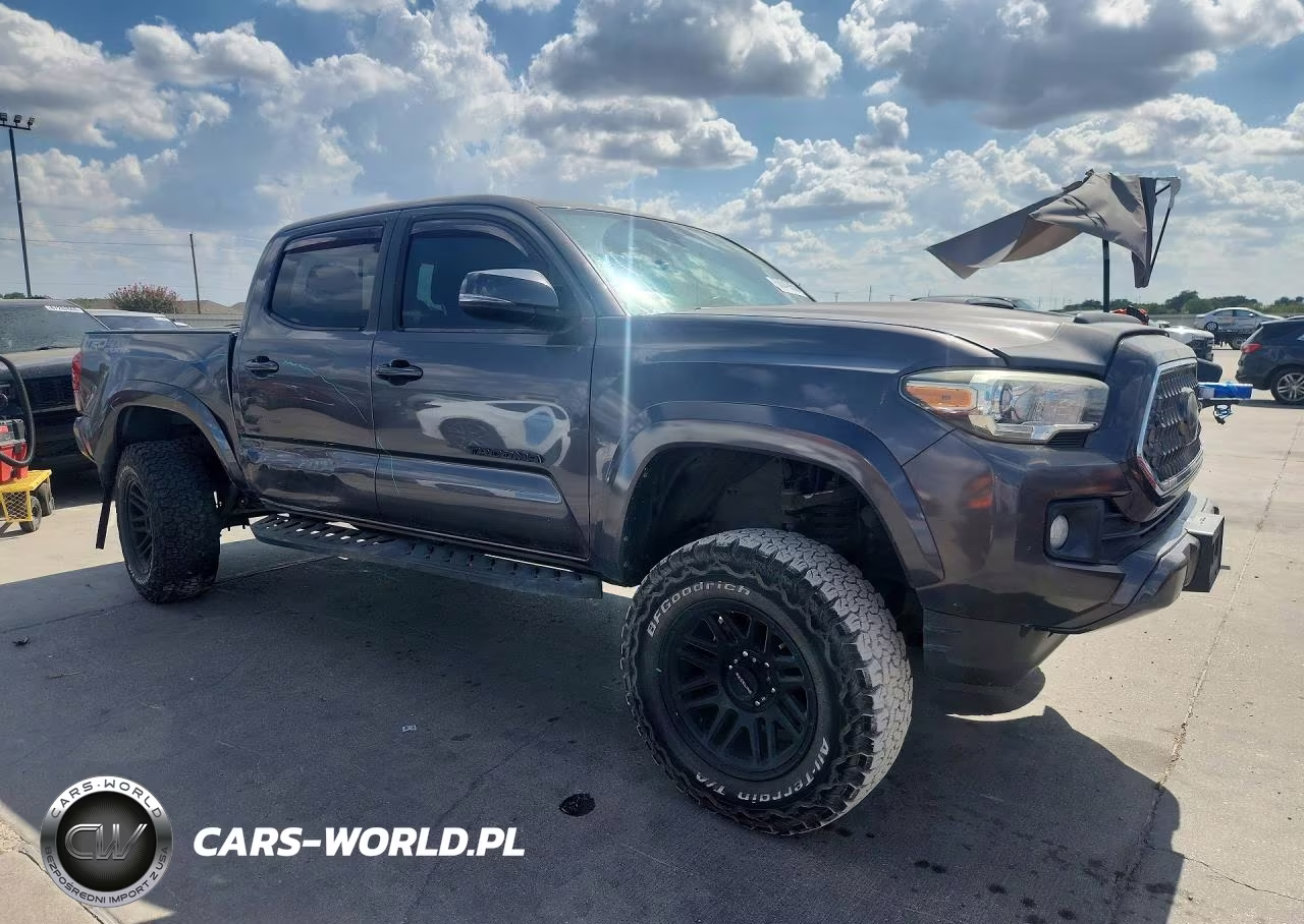 2018 Toyota Tacoma Trd Sport VIN:5TFCZ5AN7JX163859 - 4