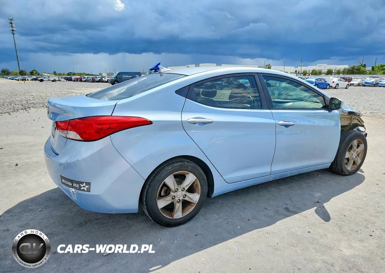 2013 Hyundai Elantra Gls VIN:KMHDH4AE9DU772017 - 3