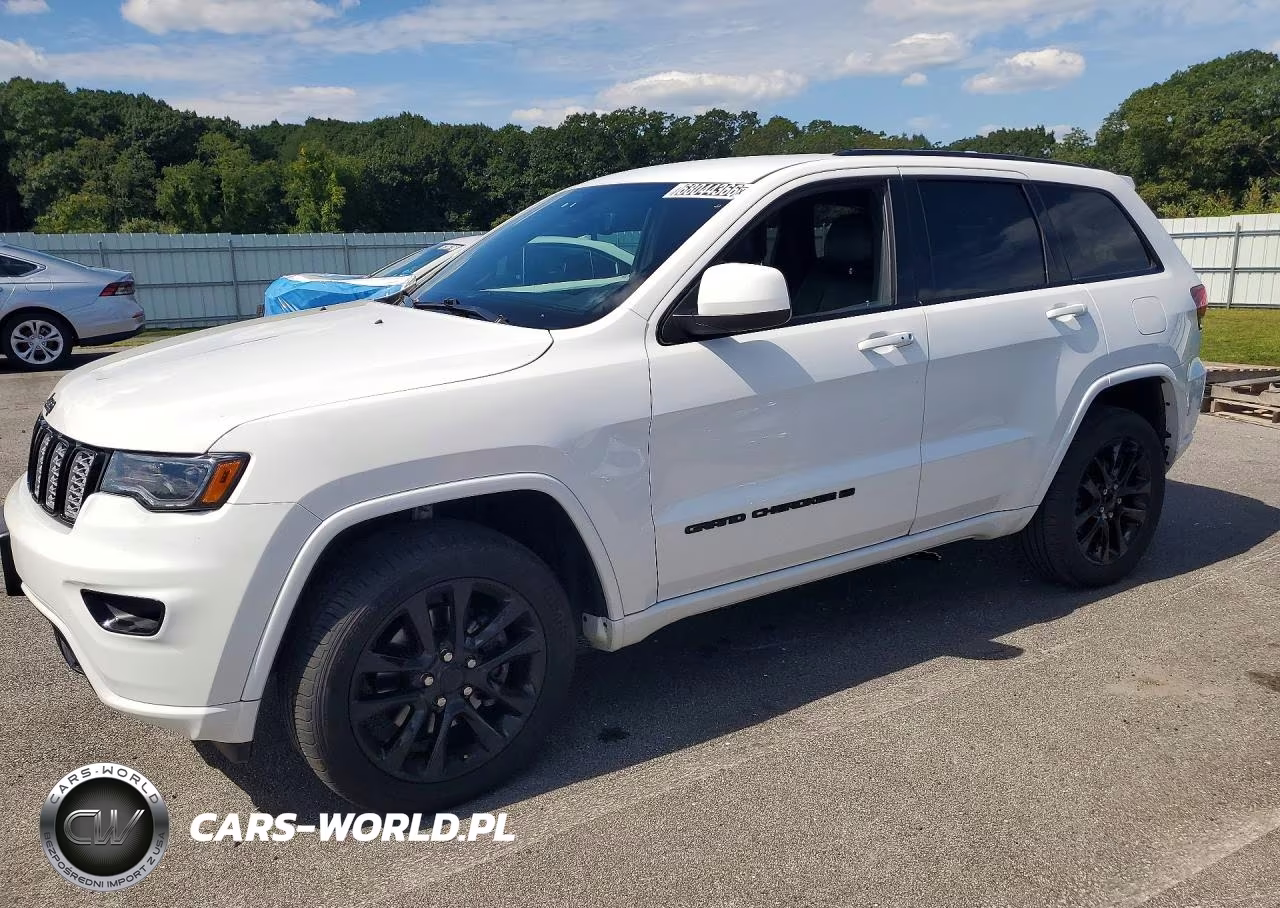 2022 Jeep Grand Cherokee Laredo E VIN:1C4RJFAG1NC112413 - 1