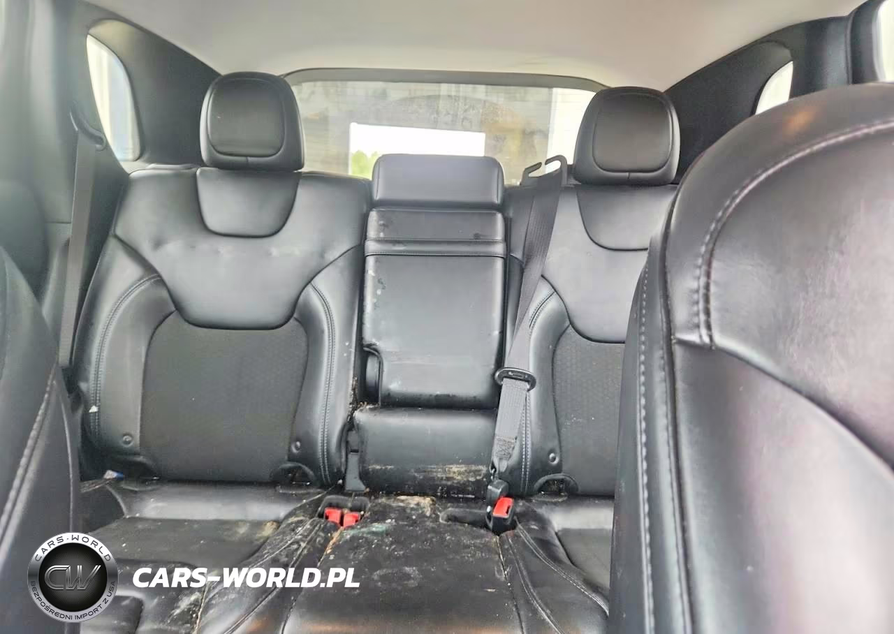 2019 Jeep Cherokee Latitude Plus VIN:1C4PJMLX1KD311346 - 10