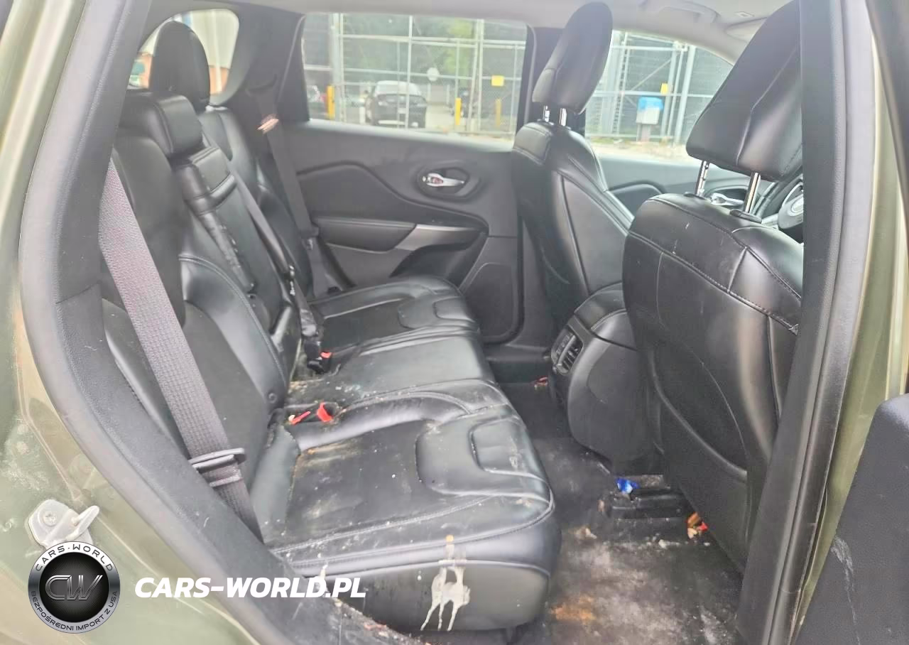 2019 Jeep Cherokee Latitude Plus VIN:1C4PJMLX1KD311346 - 11