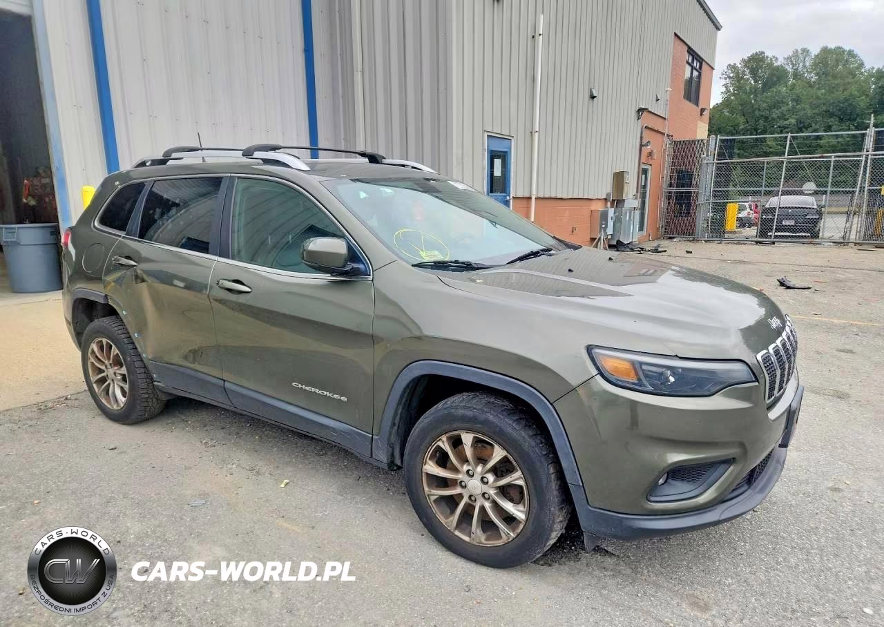 2019 Jeep Cherokee Latitude Plus VIN:1C4PJMLX1KD311346 - 4