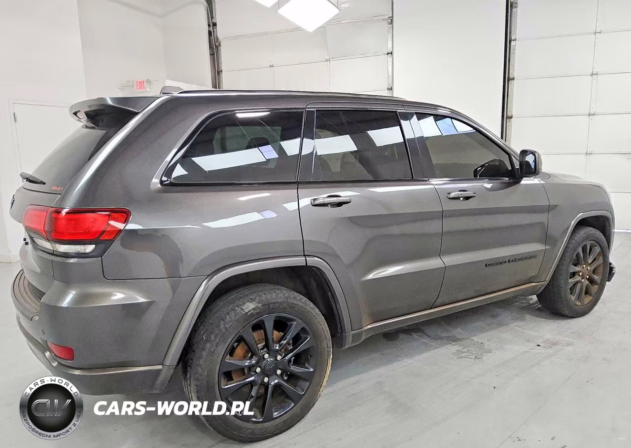 2019 Jeep Grand Cherokee Laredo VIN:1C4RJFAG6KC526959 - 3