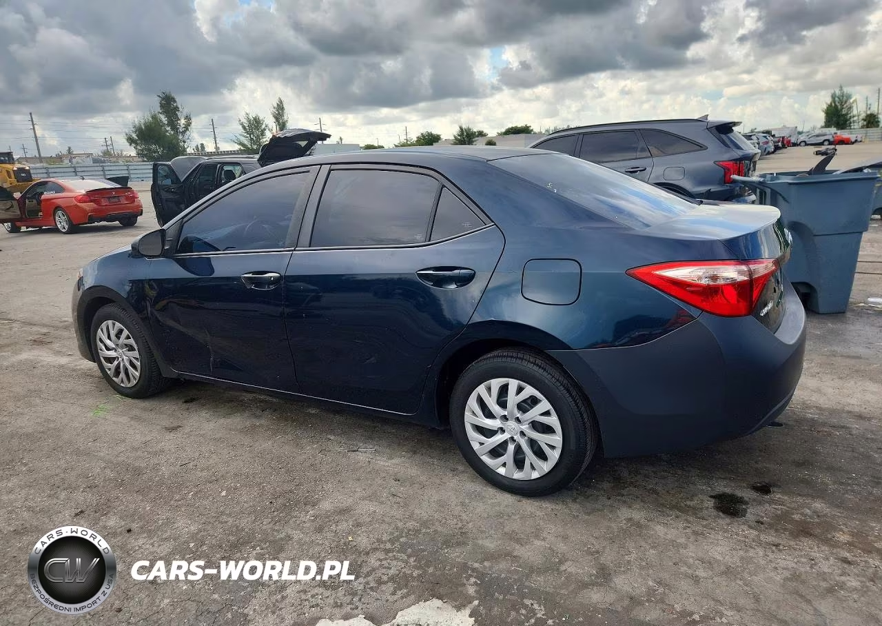 2018 Toyota Corolla Le VIN:5YFBURHE5JP842972 - 2
