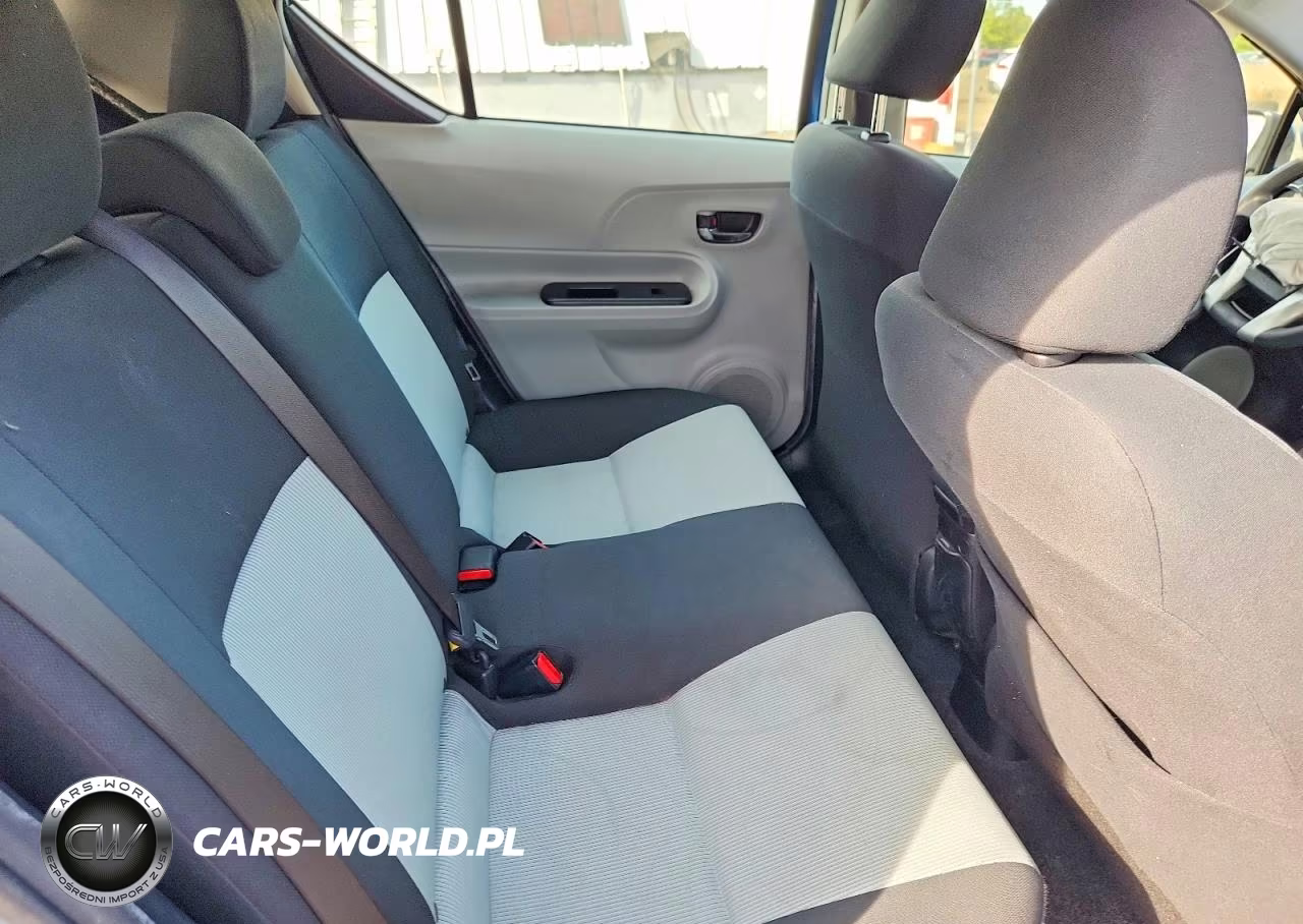 2012 Toyota Prius C Three VIN:JTDKDTB36C1026493 - 10