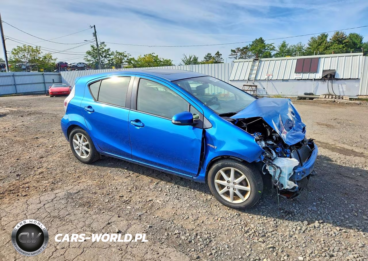 2012 Toyota Prius C Three VIN:JTDKDTB36C1026493 - 4