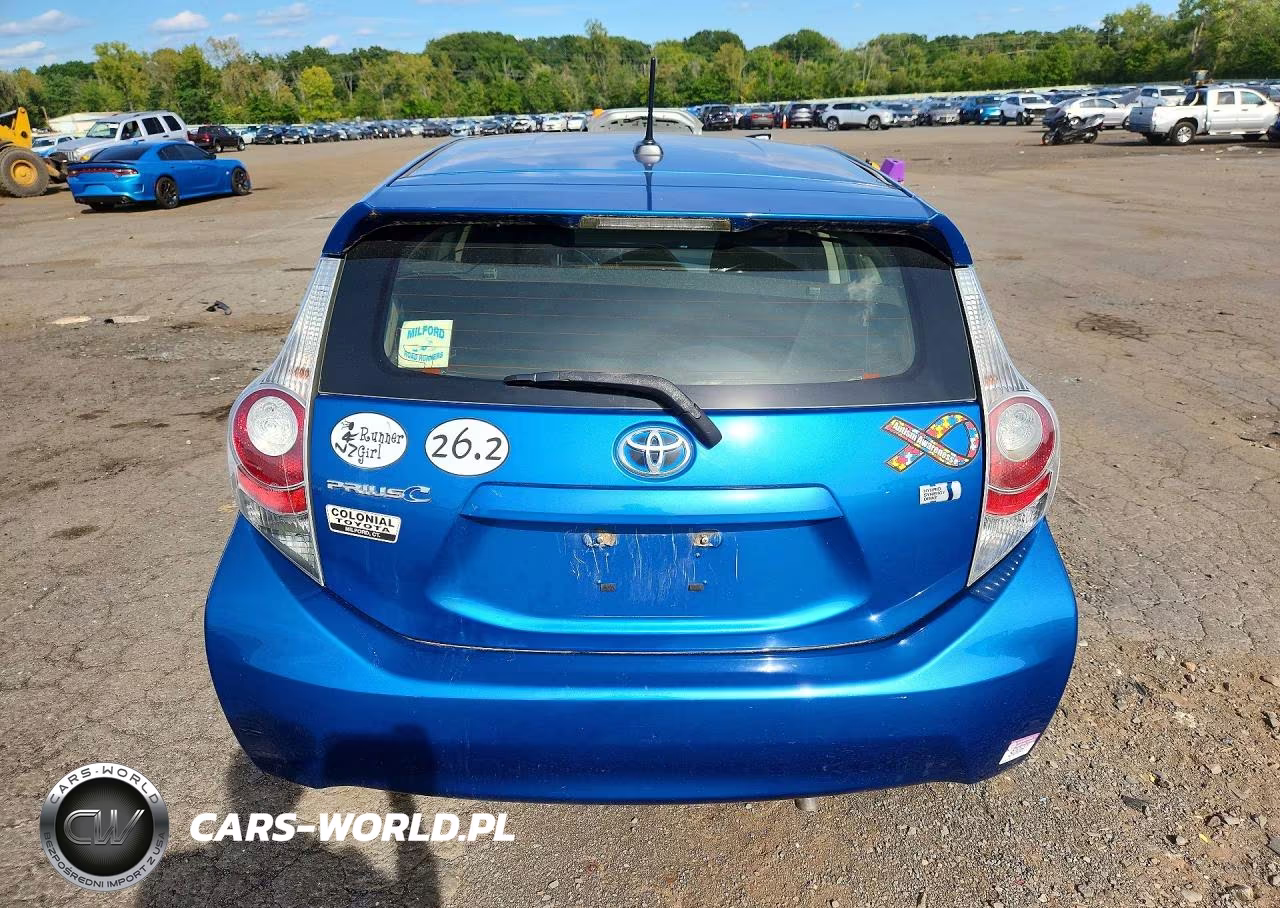 2012 Toyota Prius C Three VIN:JTDKDTB36C1026493 - 6