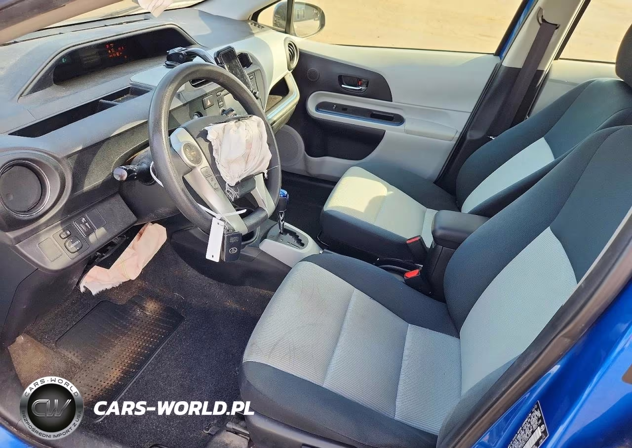 2012 Toyota Prius C Three VIN:JTDKDTB36C1026493 - 7