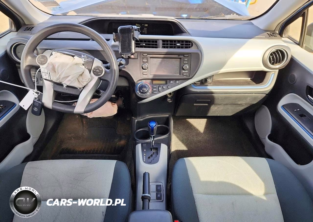 2012 Toyota Prius C Three VIN:JTDKDTB36C1026493 - 8
