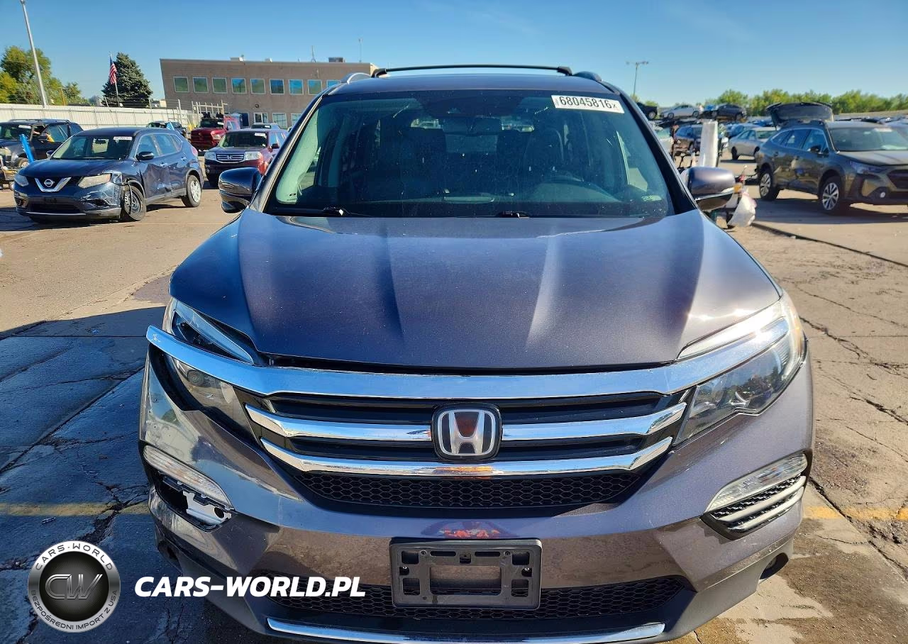 2018 Honda Pilot Touring VIN:5FNYF6H92JB034564 - 5
