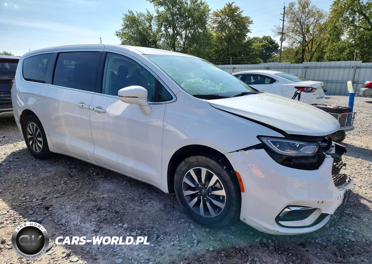 2022 Chrysler Pacifica Hybrid Touring L VIN:2C4RC1L72NR139525 - 4