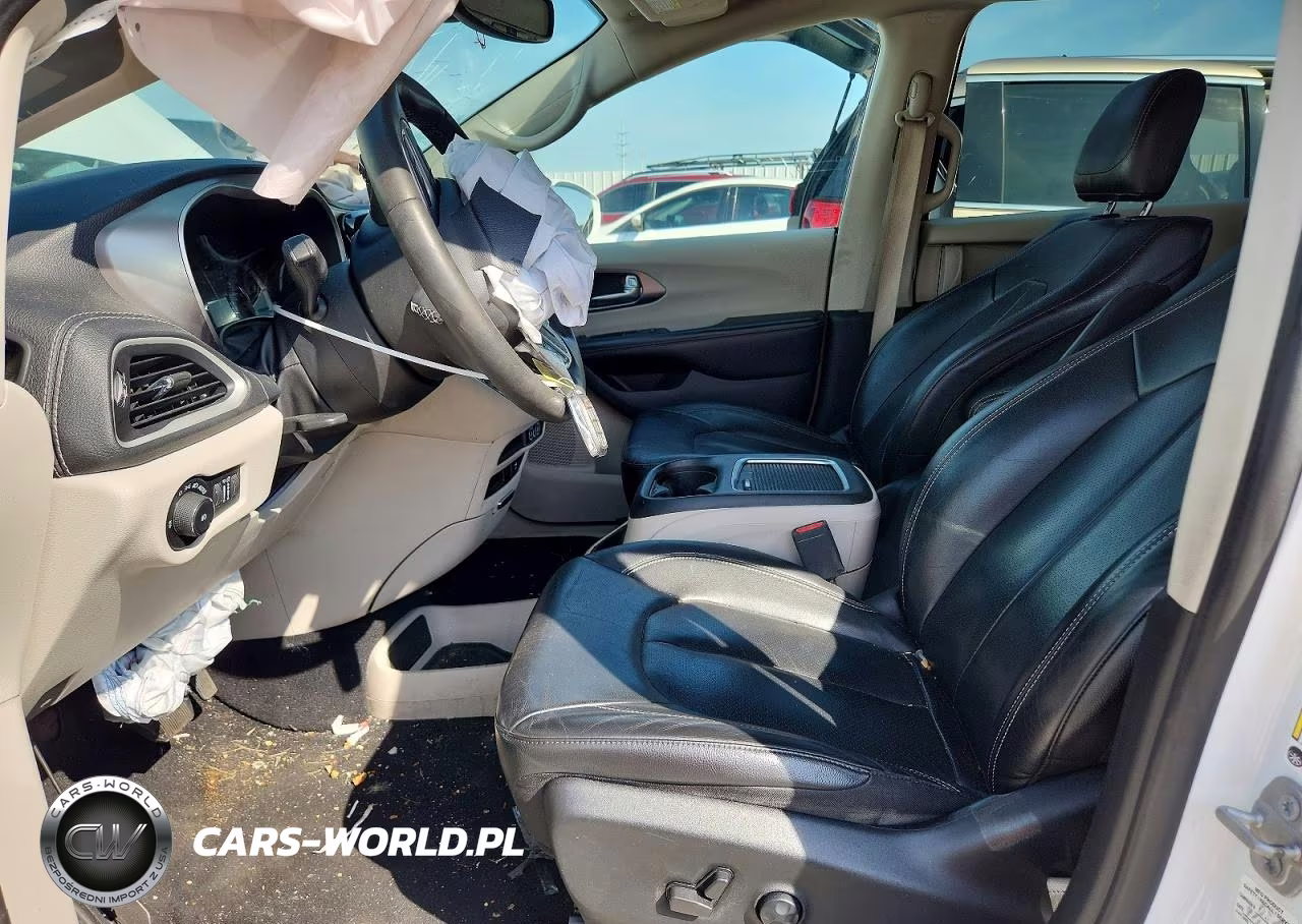 2022 Chrysler Pacifica Hybrid Touring L VIN:2C4RC1L72NR139525 - 7