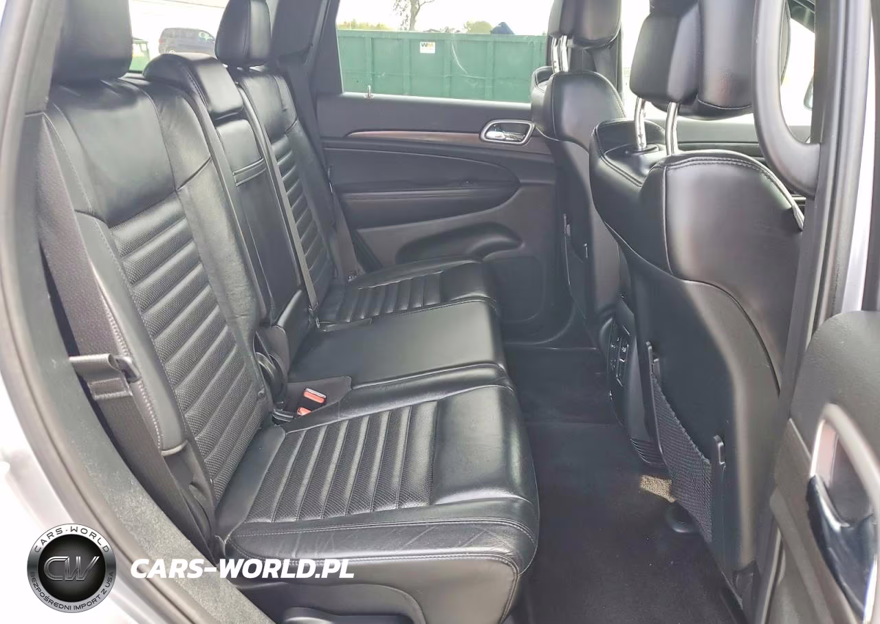 2018 Jeep Grand Cherokee Laredo VIN:1C4RJEAG0JC149490 - 11