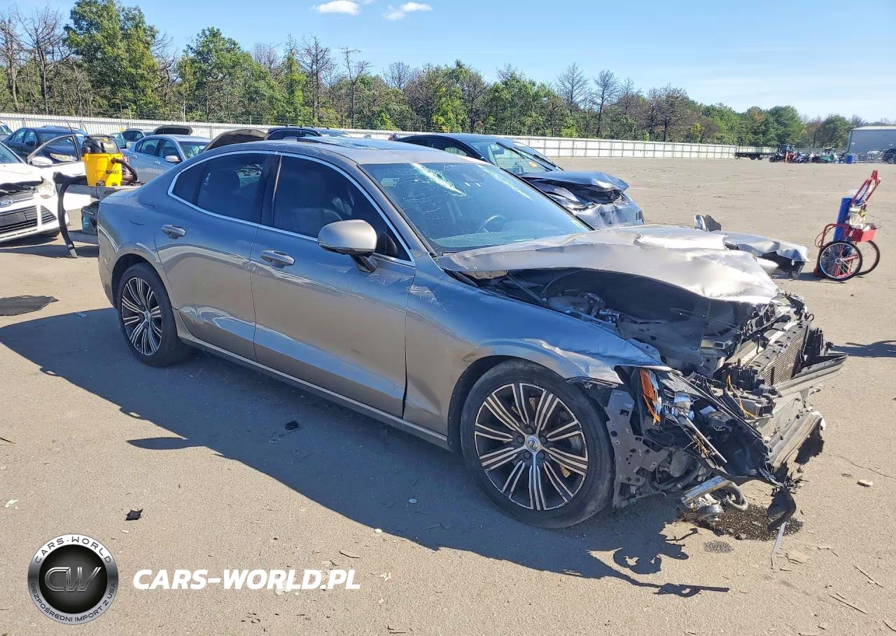 2021 Volvo S60 T8 Recharge Inscription VIN:7JRBR0FL1MG124437 - 4
