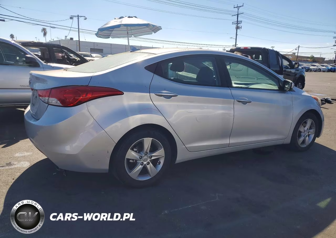 2013 Hyundai Elantra Gls VIN:KMHDH4AE0DU822058 - 3