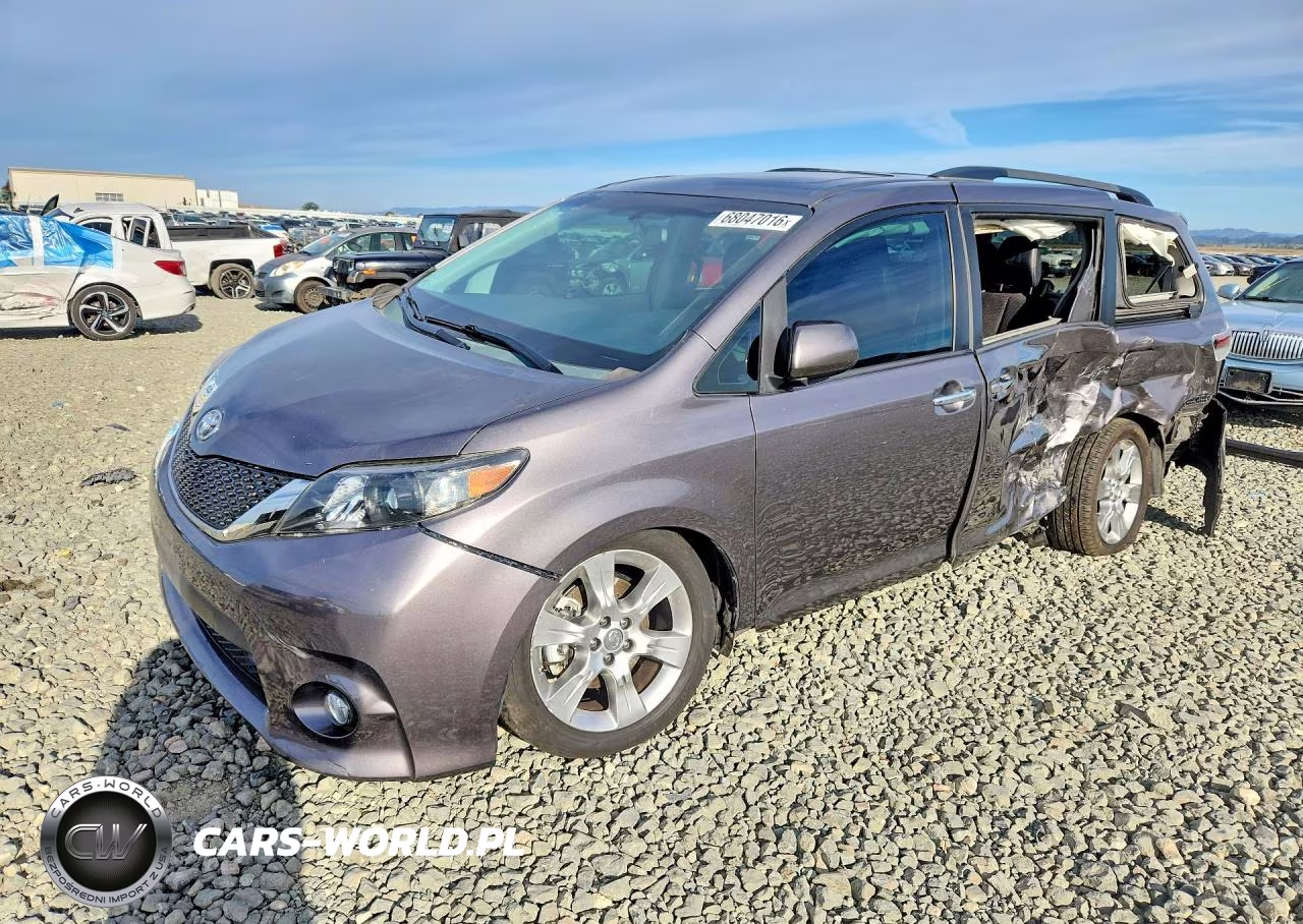 2013 Toyota Sienna Sport