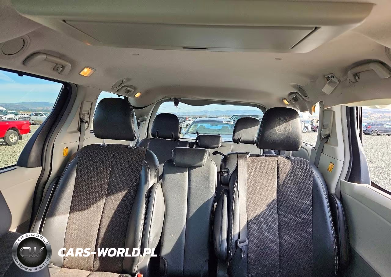 2013 Toyota Sienna Sport VIN:5TDXK3DC7DS300927 - 10