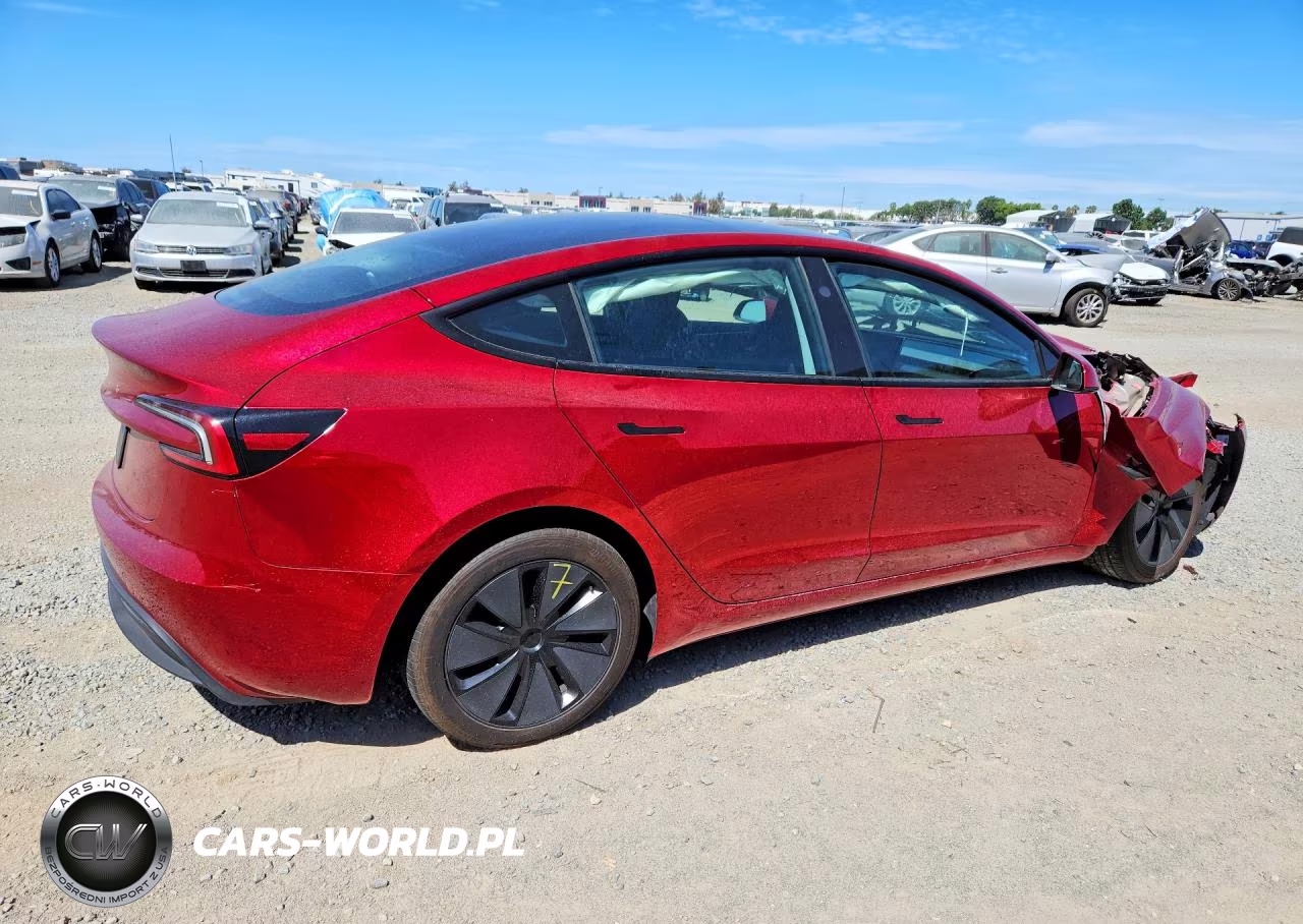 2025 Tesla Model 3 VIN:5YJ3E1EA0SF993851 - 3