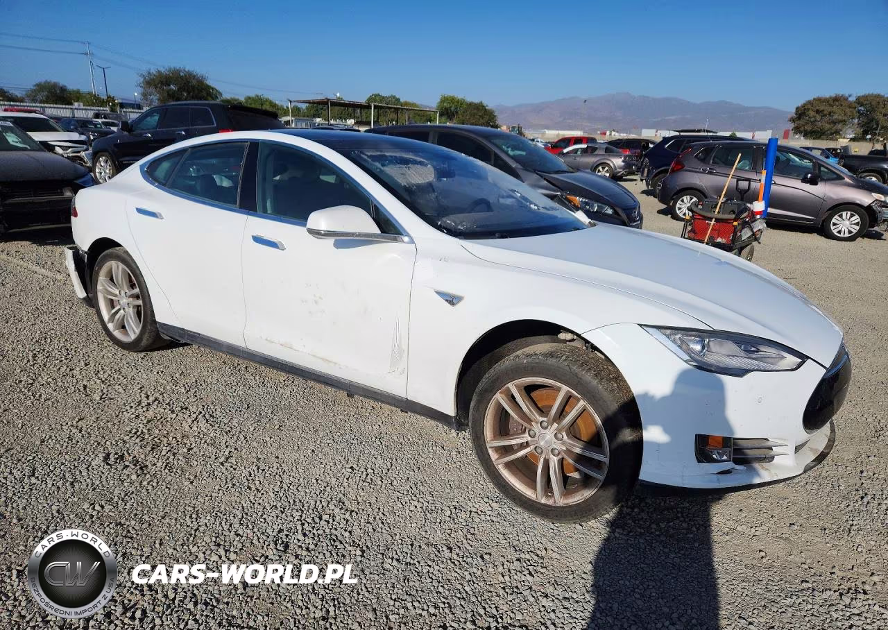 2014 Tesla Model S VIN:5YJSA1H18EFP50408 - 4