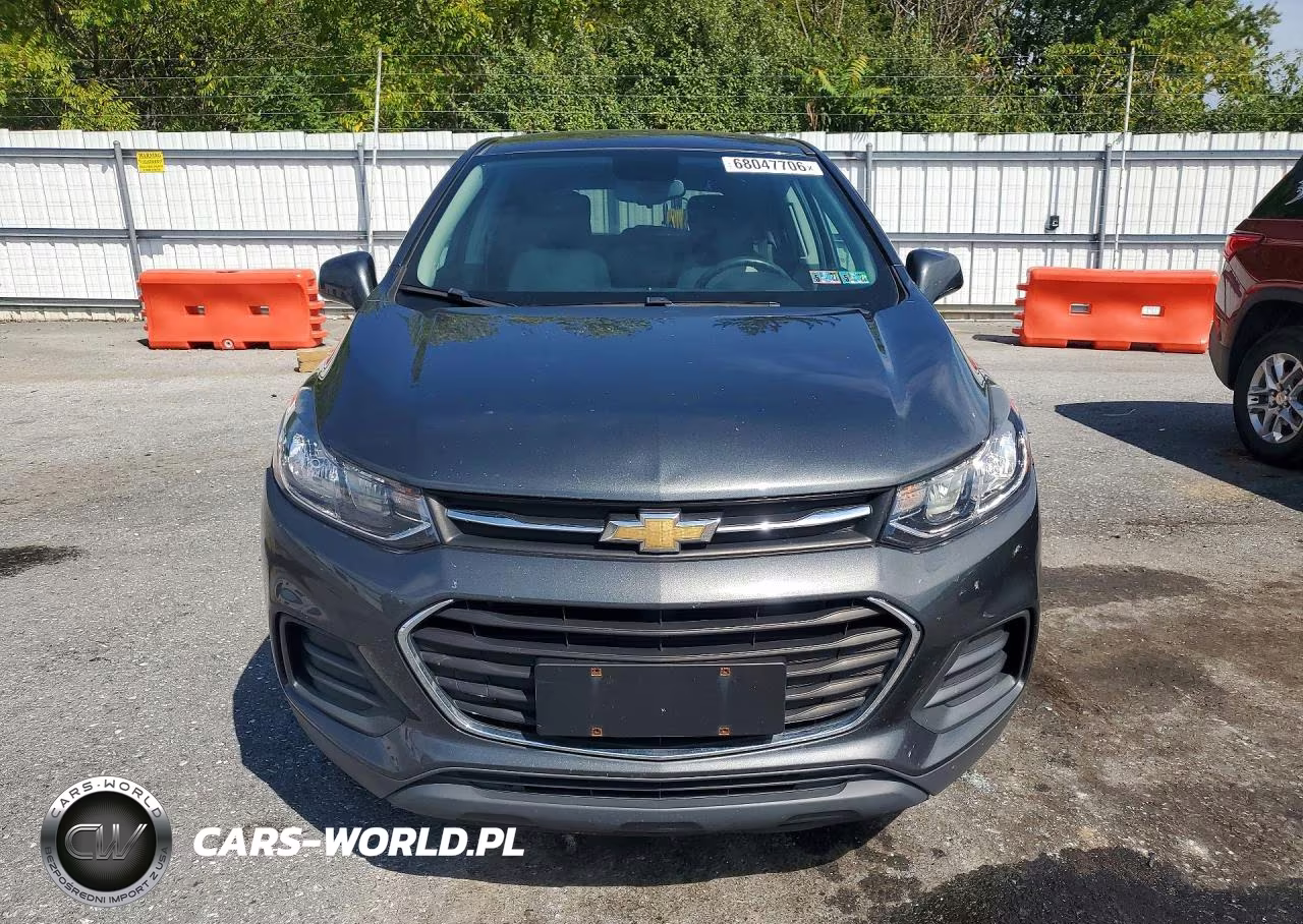 2019 Chevrolet Trax Ls VIN:3GNCJNSB2KL370918 - 5