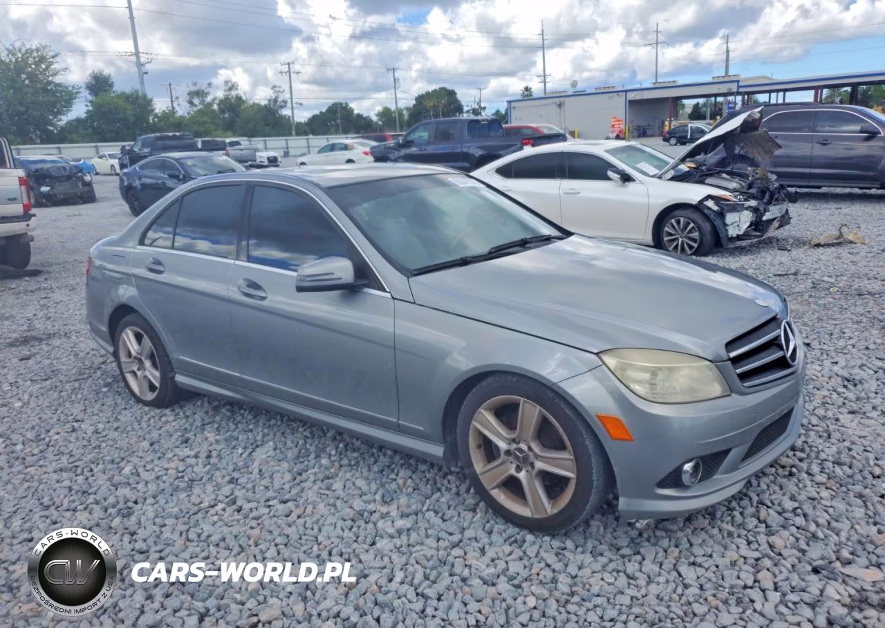 2010 Mercedes-Benz C 300 VIN:WDDGF5EB6AR104547 - 4