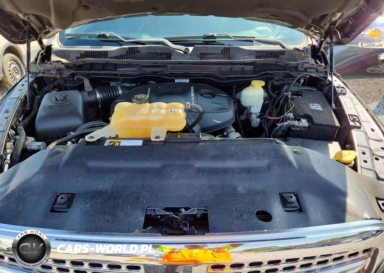 2017 Ram 1500 Laramie VIN:1C6RR7VM8HS541614 - 11