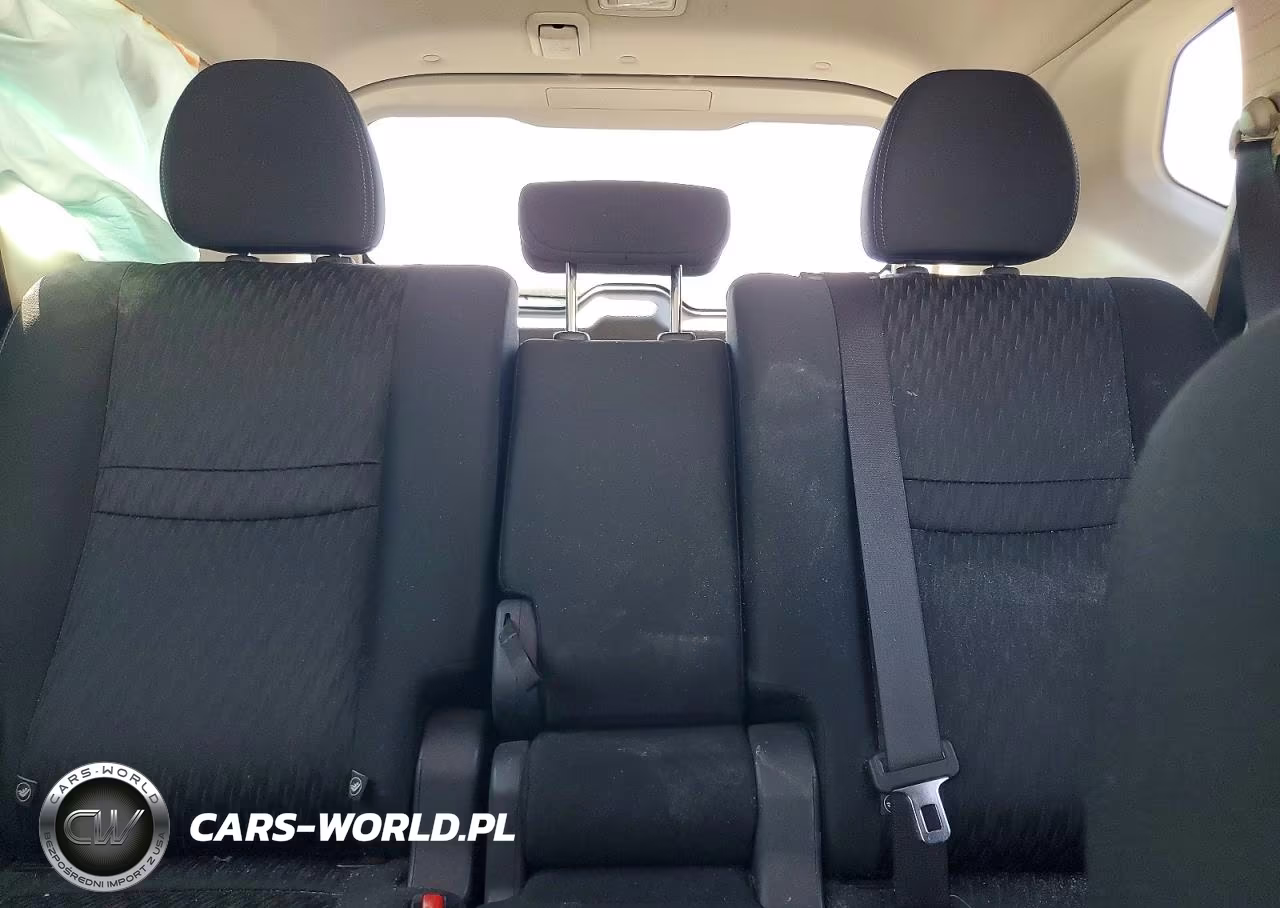 2019 Nissan Rogue S VIN:KNMAT2MT0KP519720 - 10