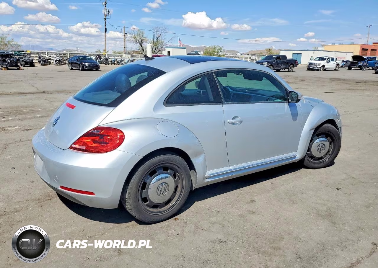 2013 Volkswagen Beetle VIN:3VWJP7AT7DM676673 - 3
