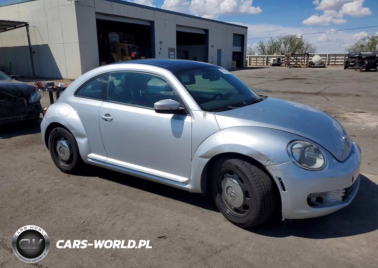 2013 Volkswagen Beetle VIN:3VWJP7AT7DM676673 - 4