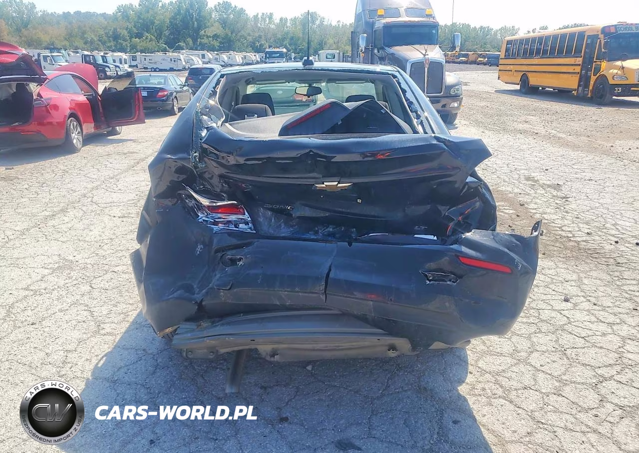 2019 Chevrolet Sonic Lt VIN:1G1JC5SB1K4106565 - 6