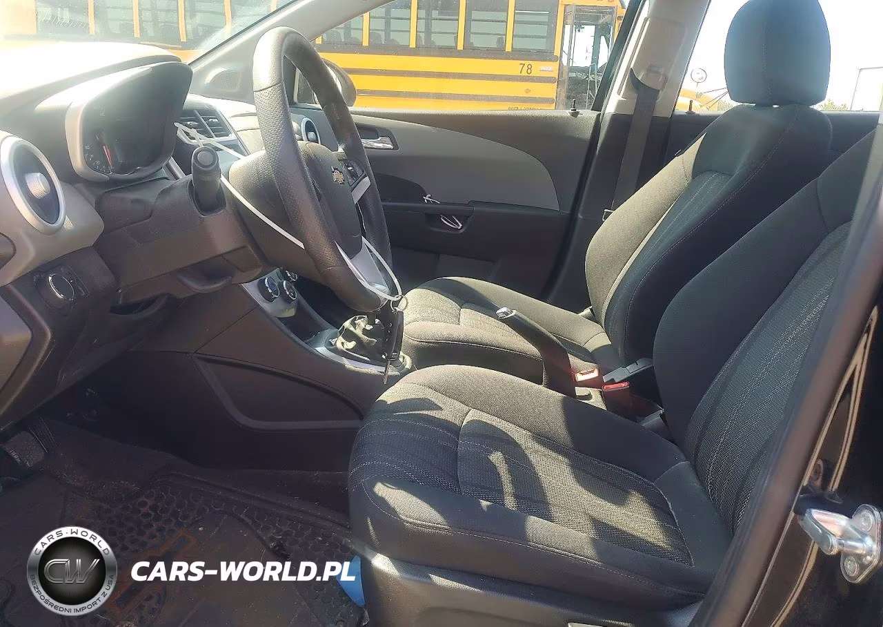 2019 Chevrolet Sonic Lt VIN:1G1JC5SB1K4106565 - 7
