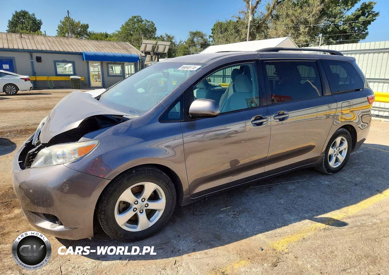 2015 Toyota Sienna Le VIN:5TDKK3DC7FS612131 - 1