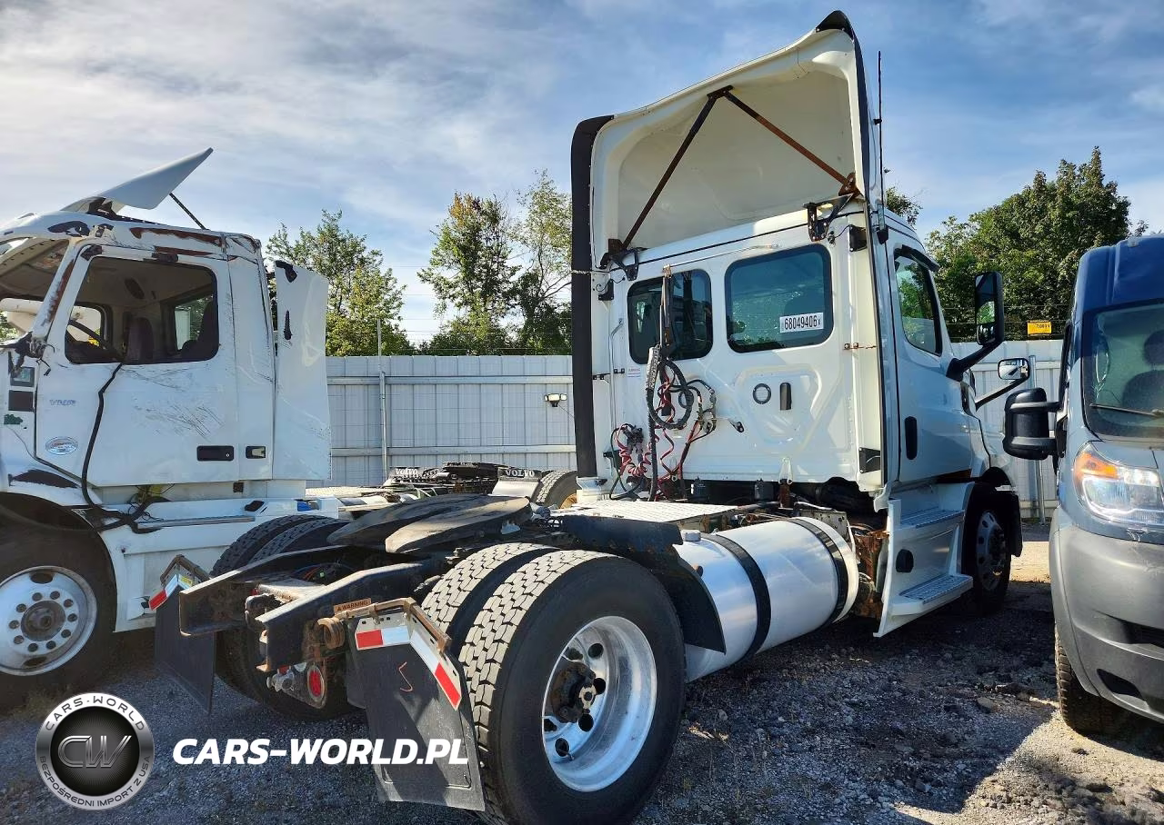 2020 Freightliner Cascadia 116 VIN:1FUBHTDV2LLLX7482 - 3