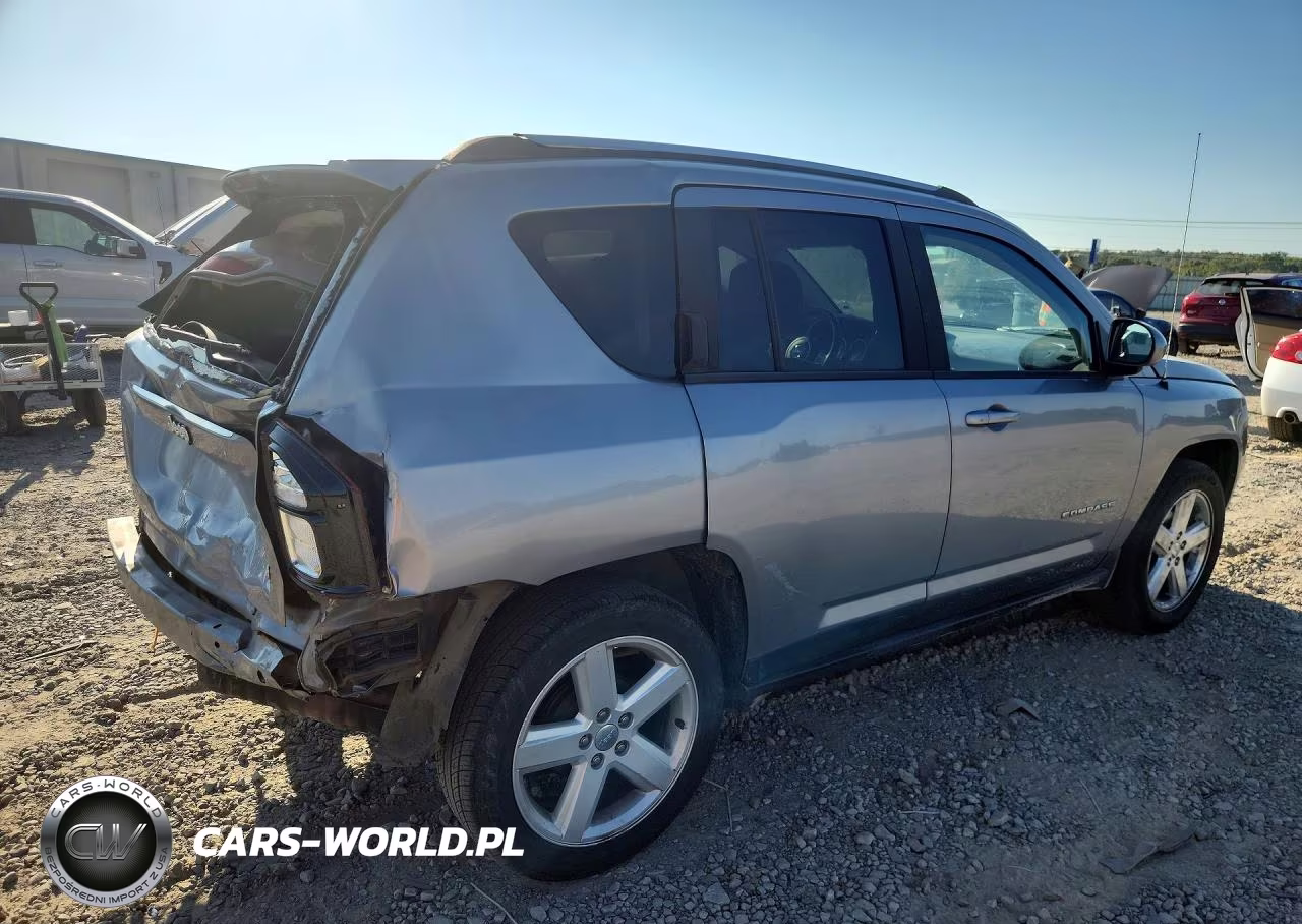 2014 Jeep Compass Latitude VIN:1C4NJCEA5ED790451 - 3