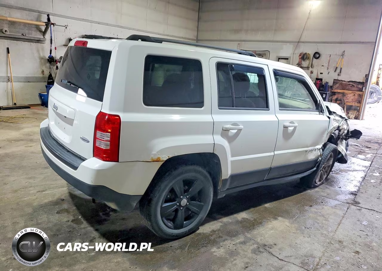 2014 Jeep Patriot Latitude VIN:1C4NJRFB7ED651397 - 3