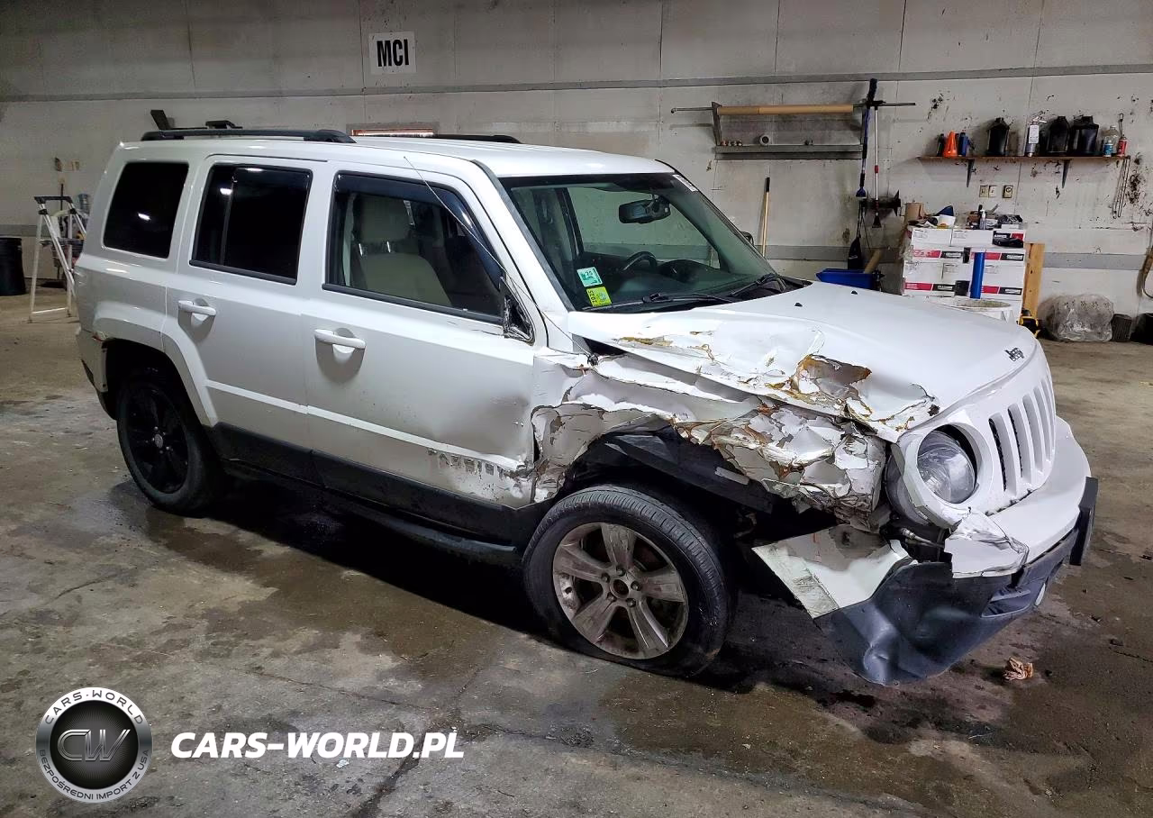 2014 Jeep Patriot Latitude VIN:1C4NJRFB7ED651397 - 4