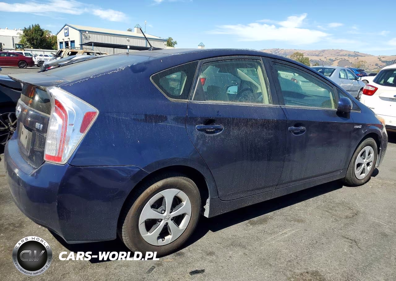 2013 Toyota Prius Three VIN:JTDKN3DU7D0341796 - 3