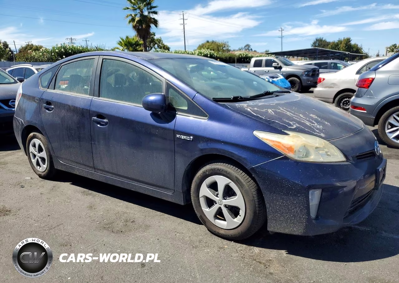 2013 Toyota Prius Three VIN:JTDKN3DU7D0341796 - 4
