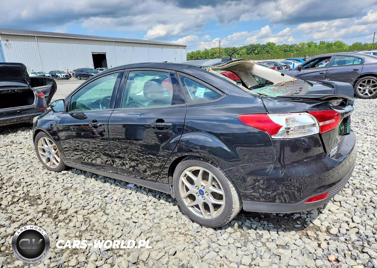 2015 Ford Focus Se VIN:1FADP3F24FL353250 - 2