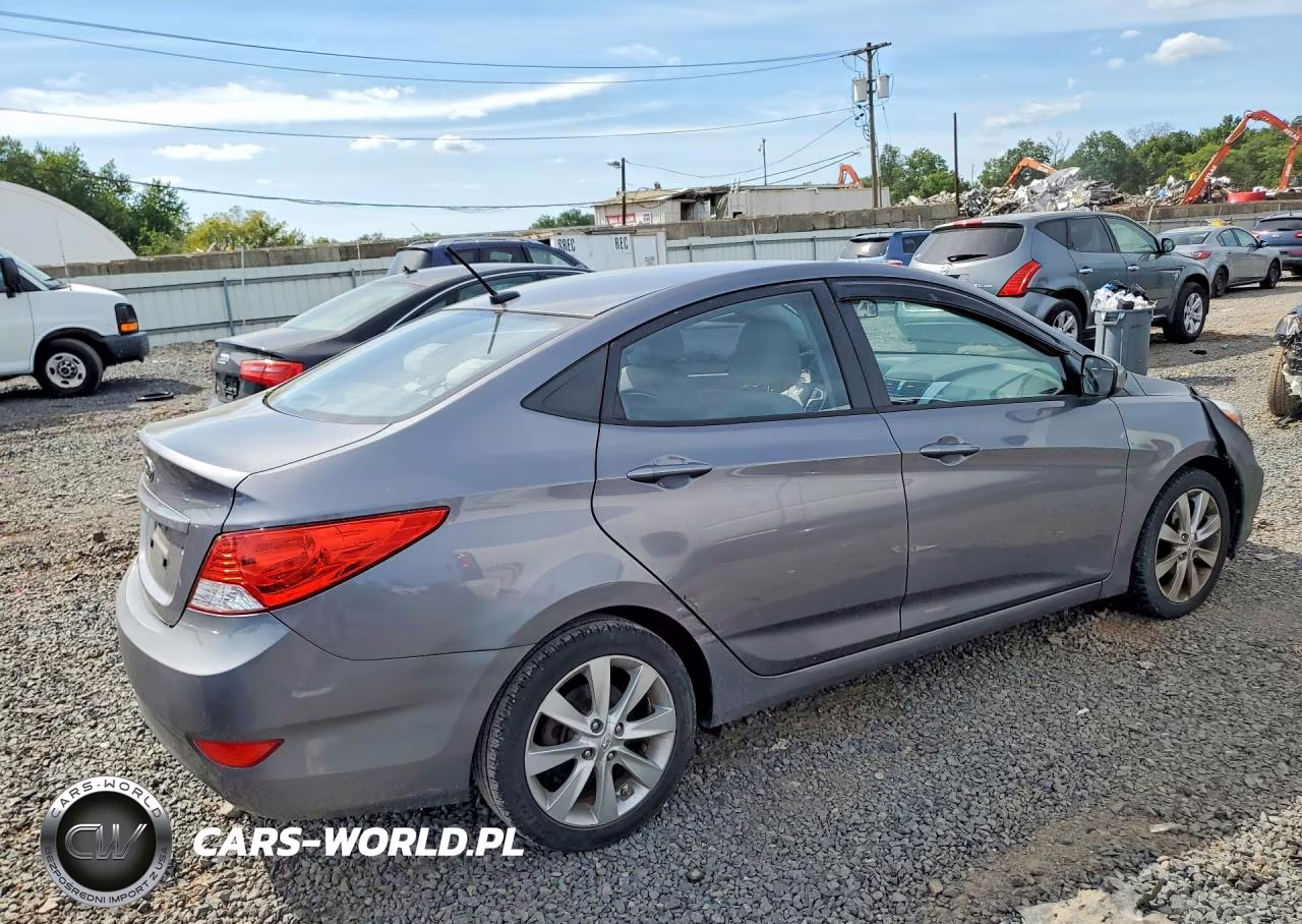 2014 Hyundai Accent Gls VIN:KMHCU4AE1EU761375 - 3
