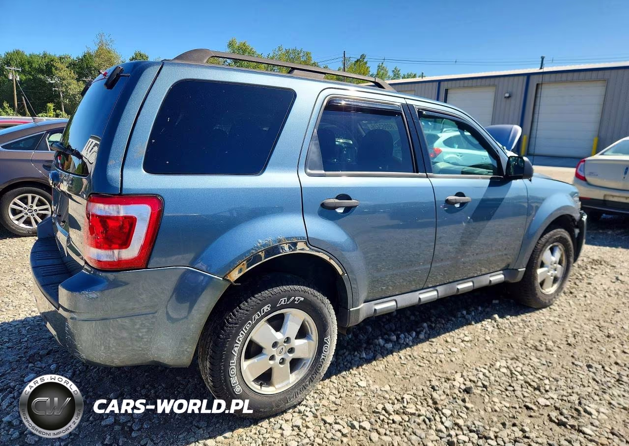 2012 Ford Escape Xlt VIN:1FMCU0D78CKA19439 - 3