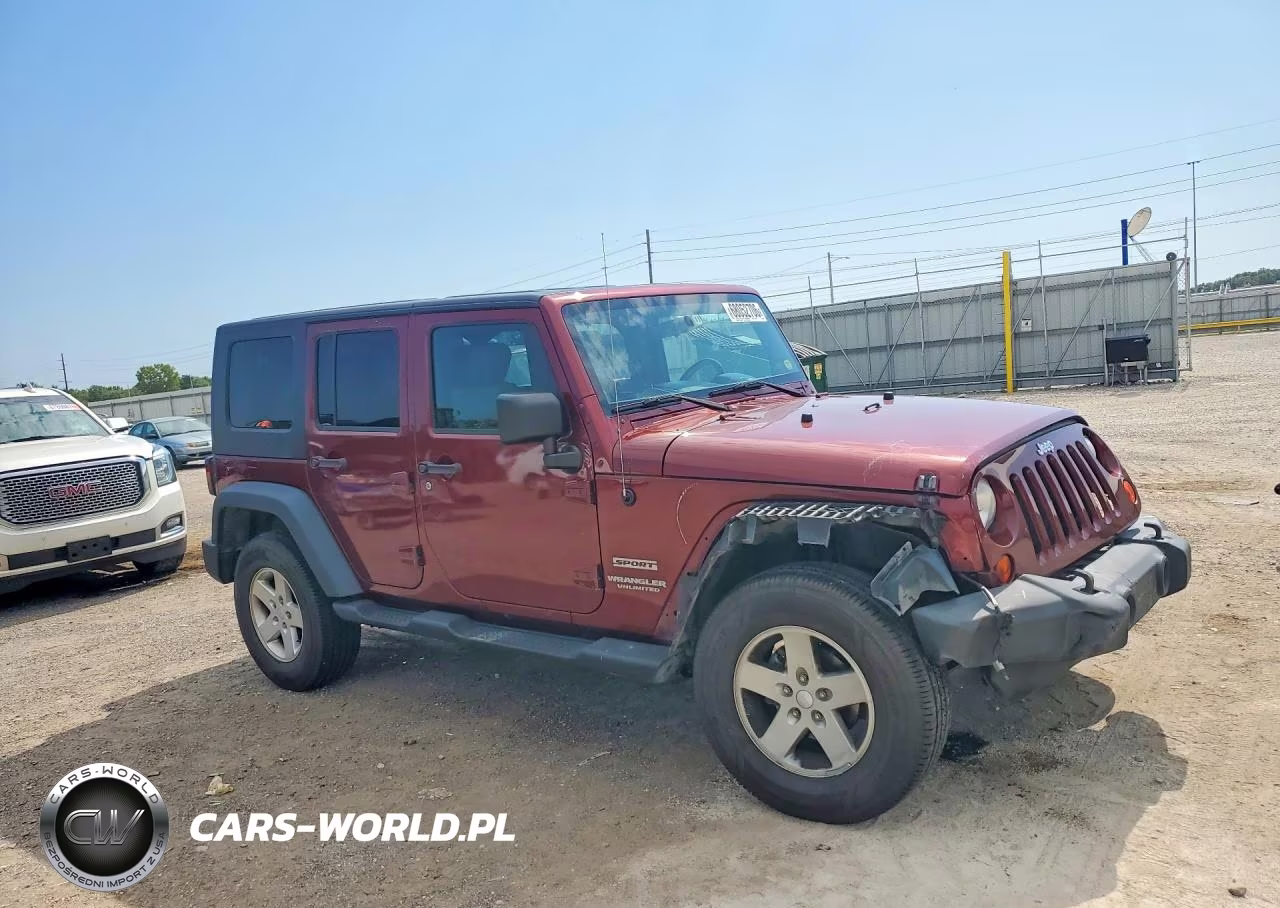 2010 Jeep Wrangler Unlimited Sport VIN:1J4BA3H18AL133085 - 4
