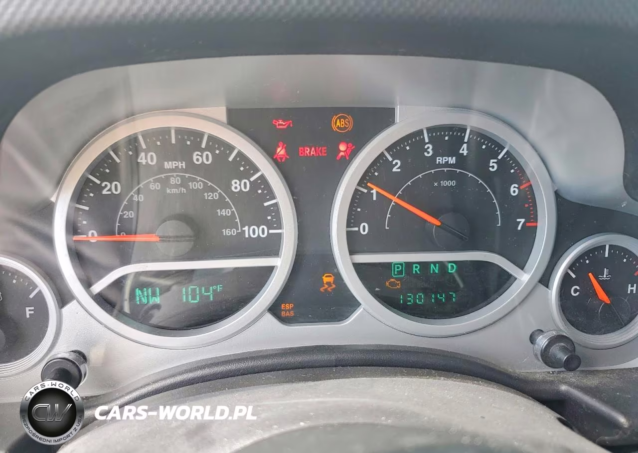 2010 Jeep Wrangler Unlimited Sport VIN:1J4BA3H18AL133085 - 9