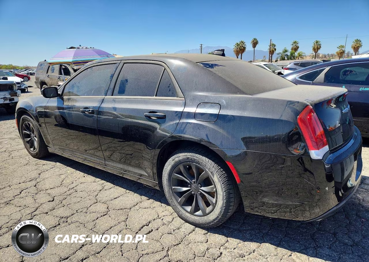 2015 Chrysler 300 Limited VIN:2C3CCAAG0FH813885 - 2