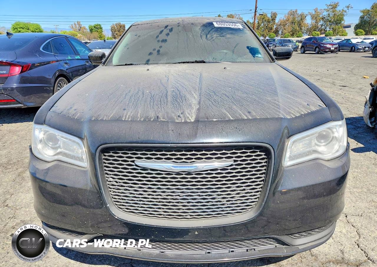 2015 Chrysler 300 Limited VIN:2C3CCAAG0FH813885 - 5