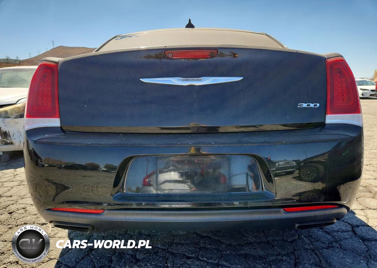 2015 Chrysler 300 Limited VIN:2C3CCAAG0FH813885 - 6