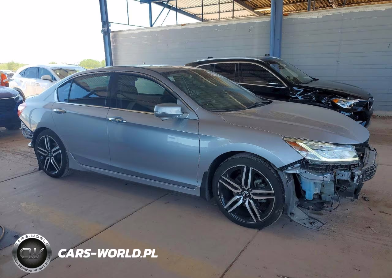 2016 Honda Accord Touring VIN:1HGCR3F91GA027028 - 4